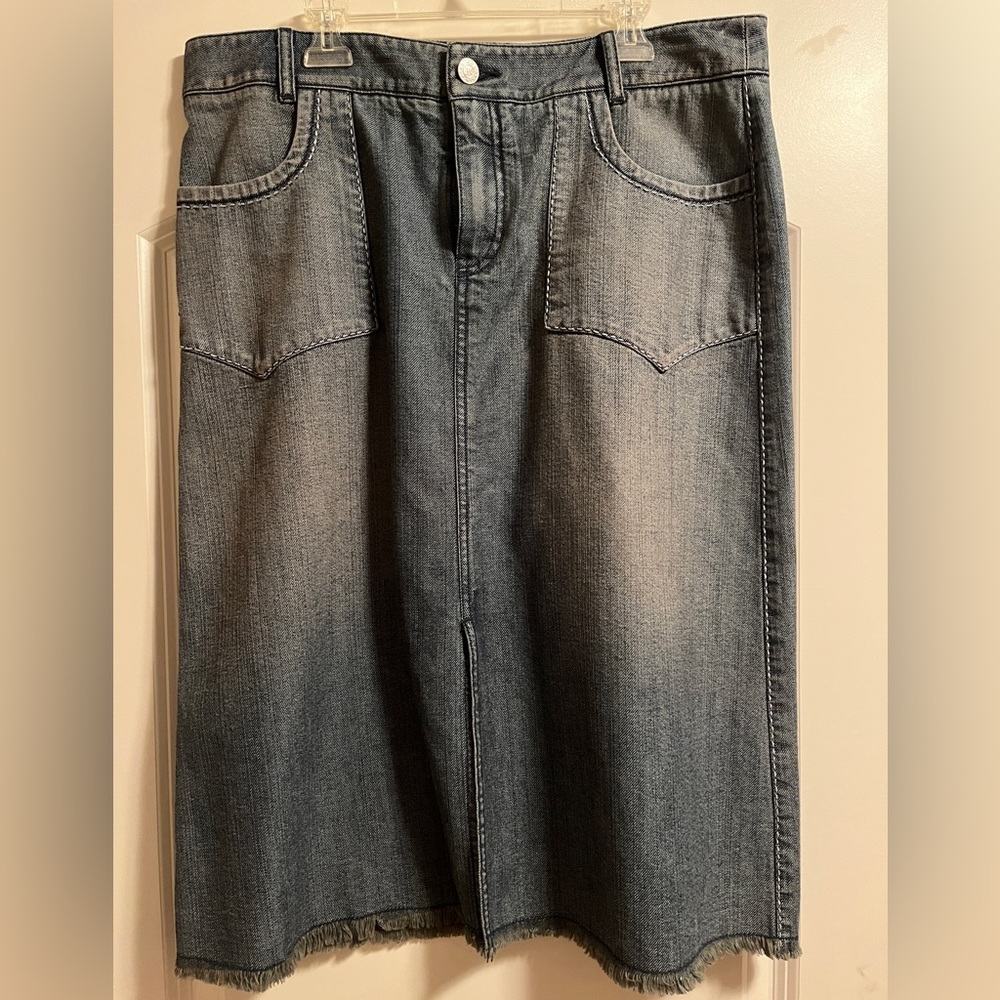 Women’s BCBG denim skirt
